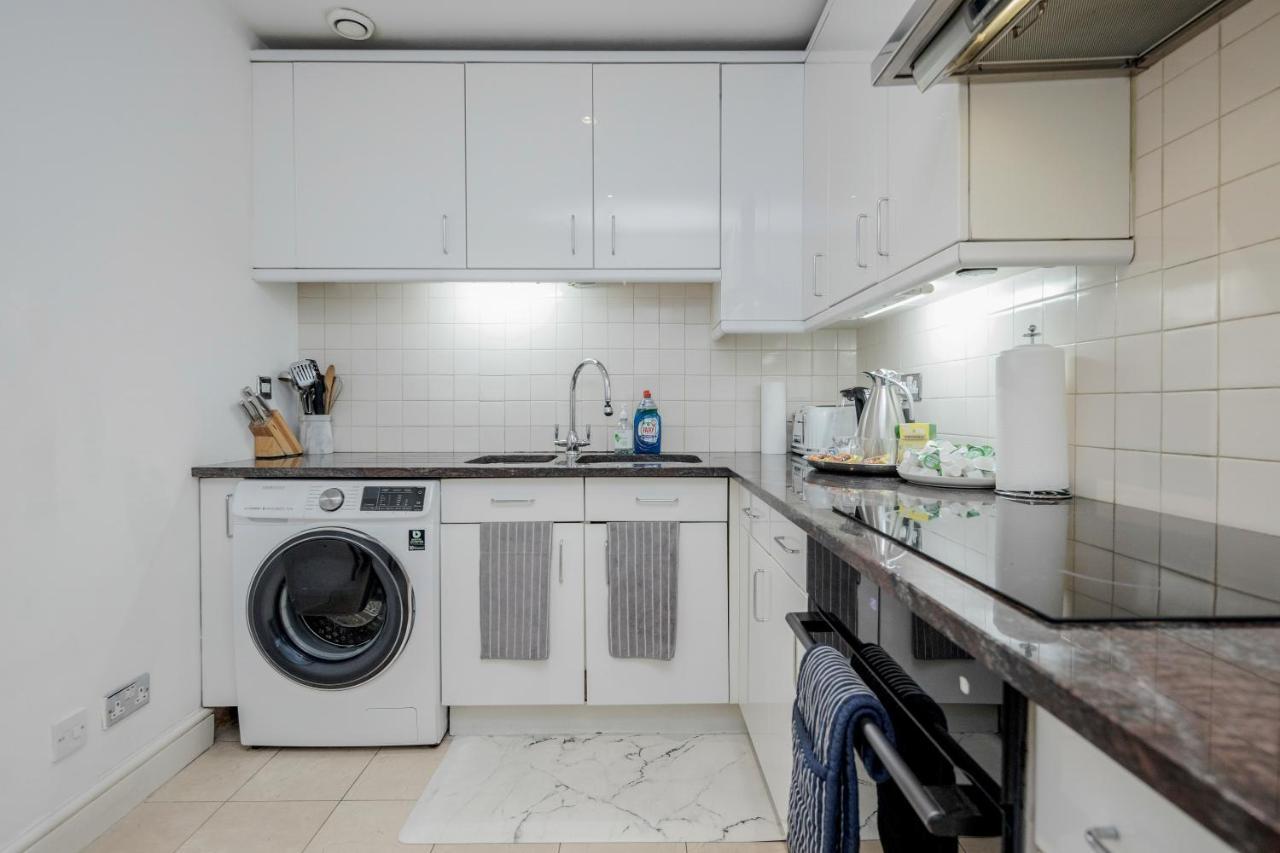 Oxford Street Homestay ロンドン エクステリア 写真