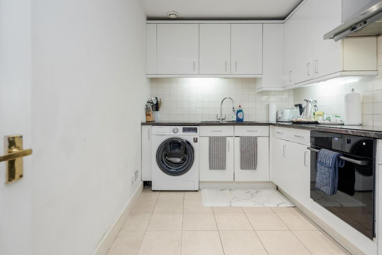 Oxford Street Homestay ロンドン エクステリア 写真