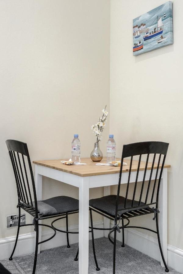 Oxford Street Homestay ロンドン エクステリア 写真