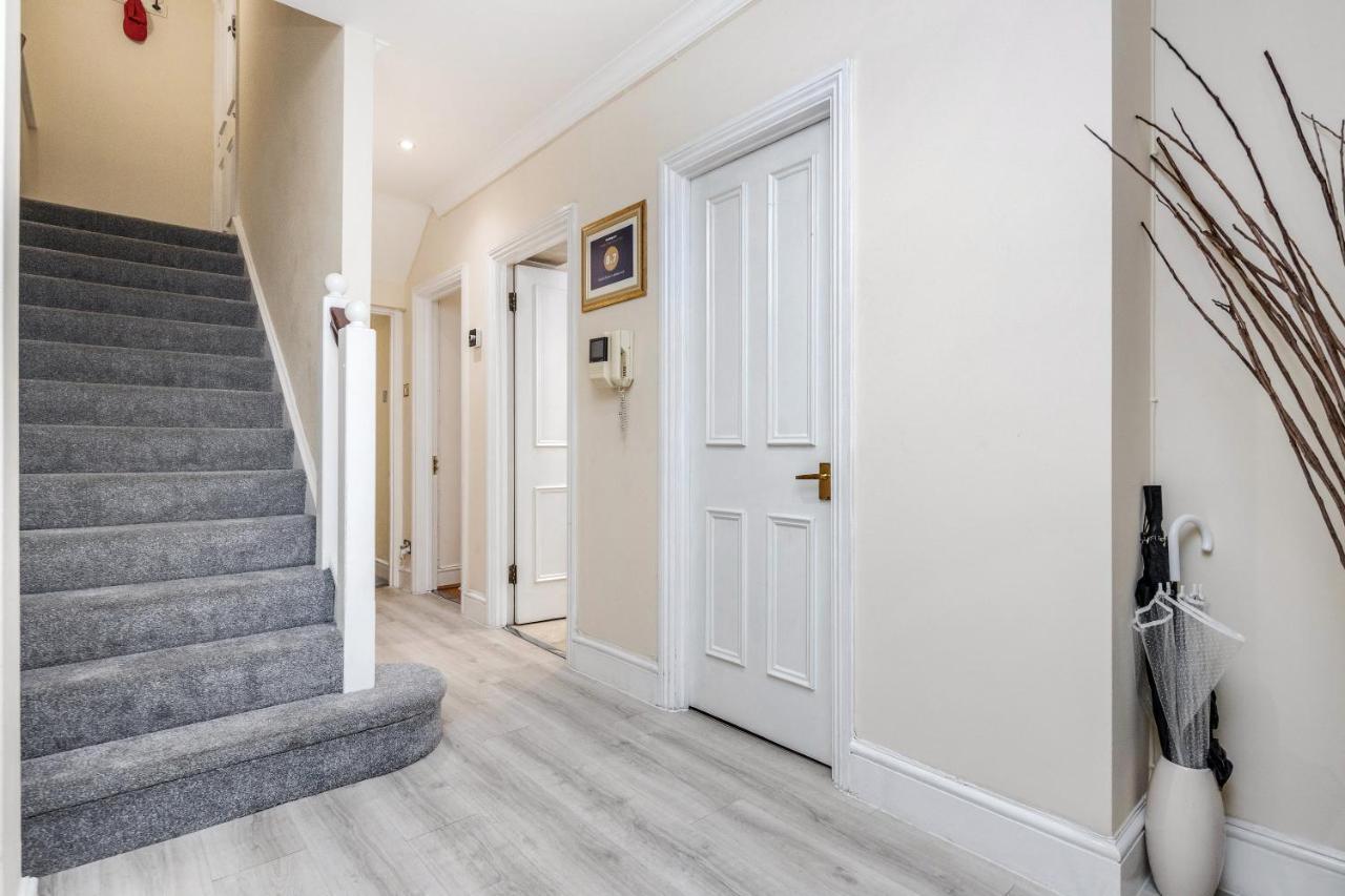 Oxford Street Homestay ロンドン エクステリア 写真