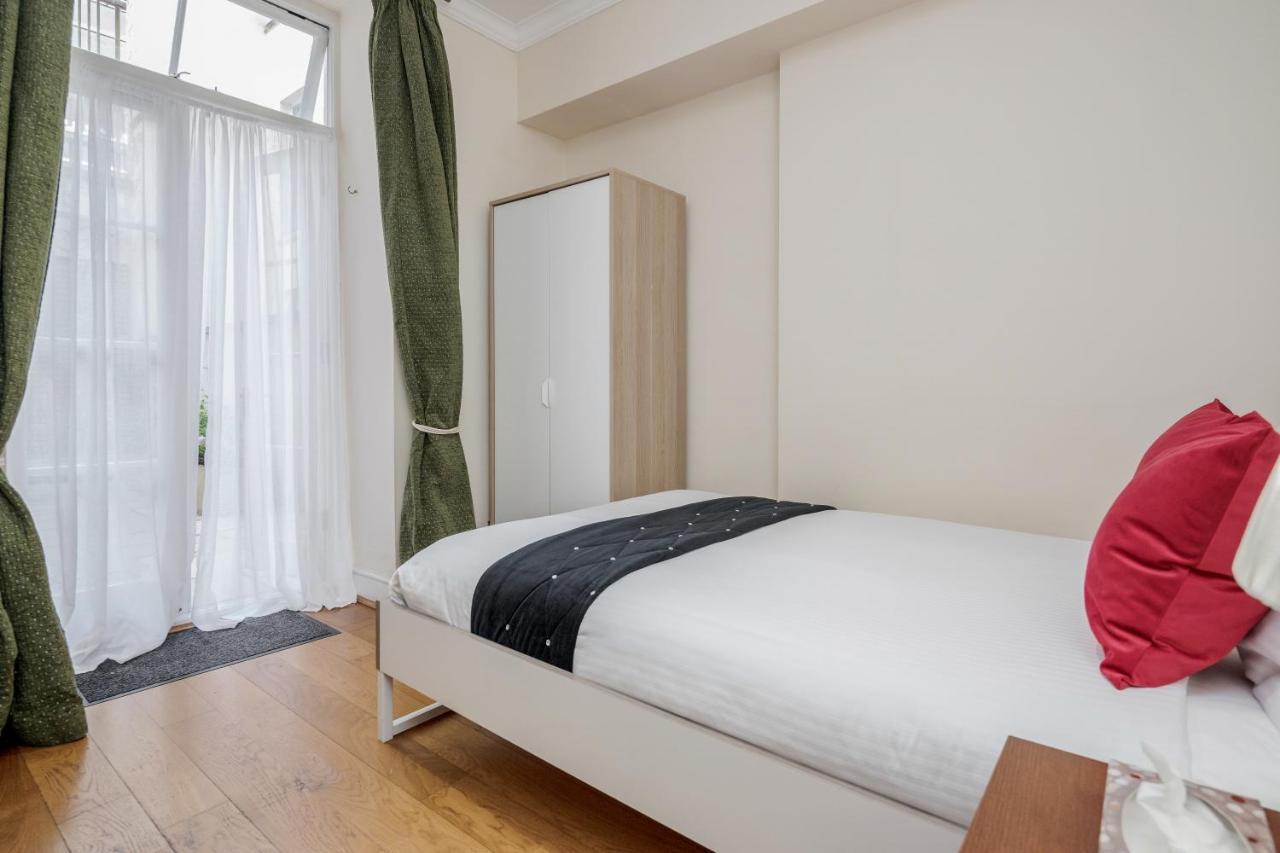 Oxford Street Homestay ロンドン エクステリア 写真