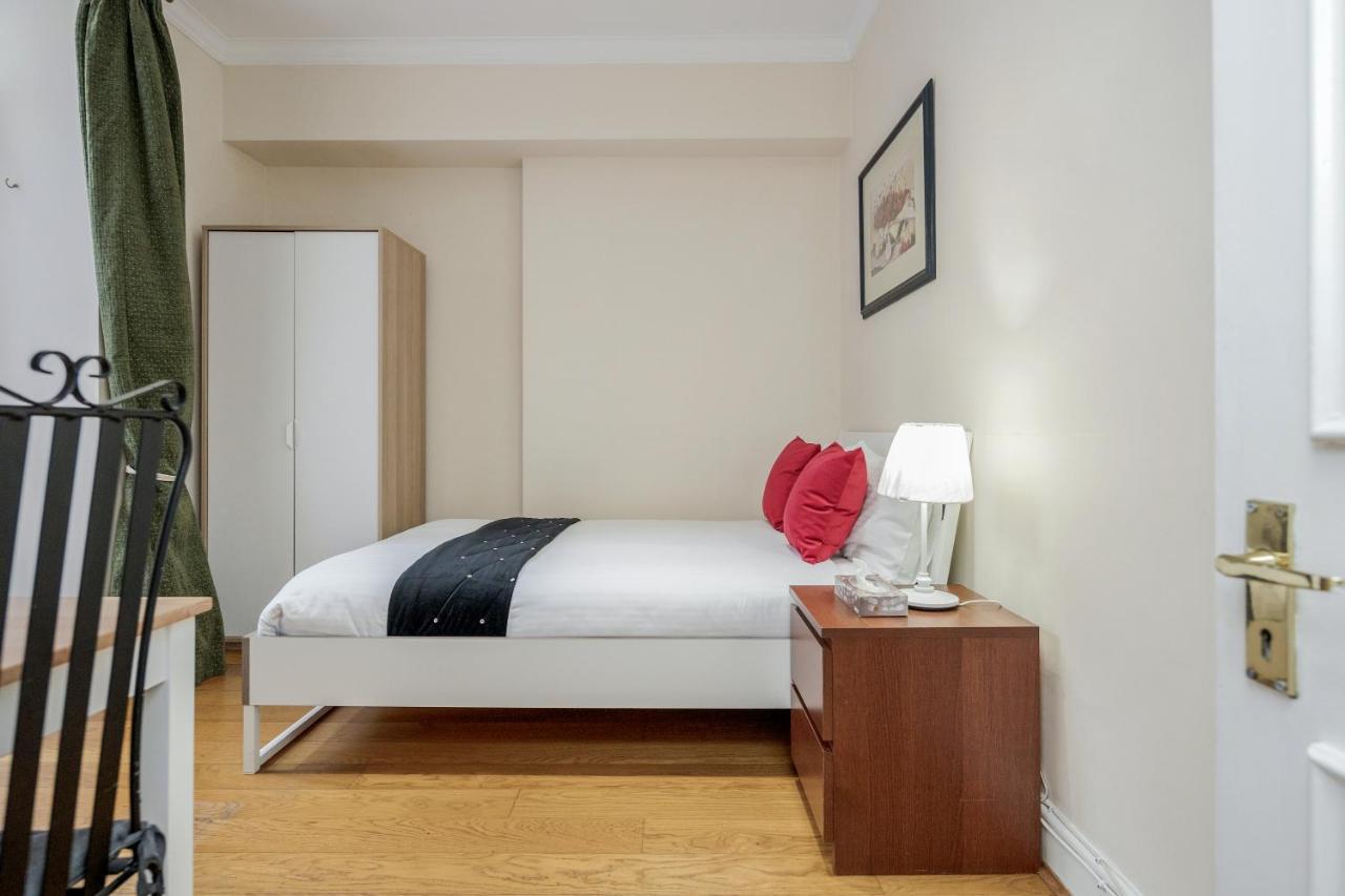 Oxford Street Homestay ロンドン エクステリア 写真