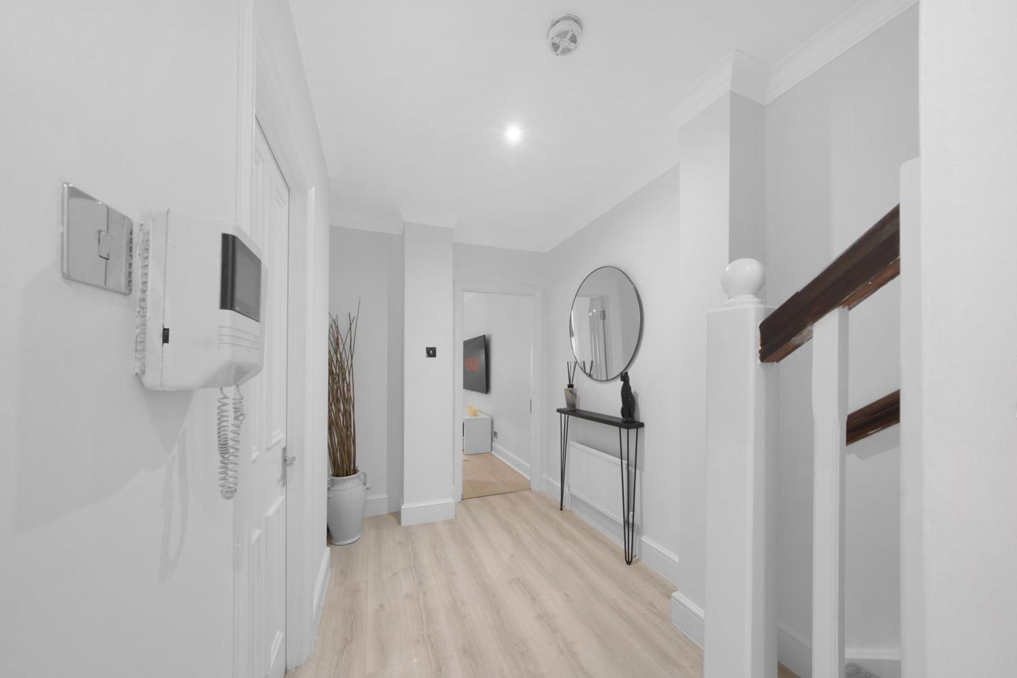 Oxford Street Homestay ロンドン エクステリア 写真